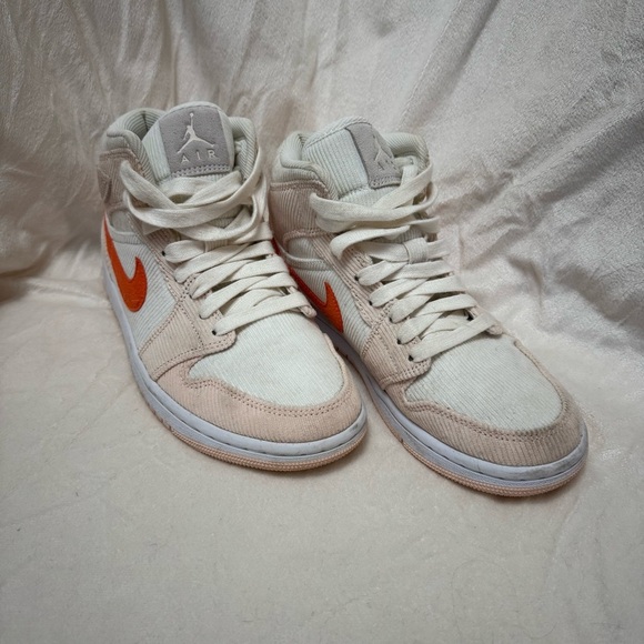 Nike Jordan Women’s 1 Mid SE Sail / Orange - Orange Quartz - Picture 2 of 16